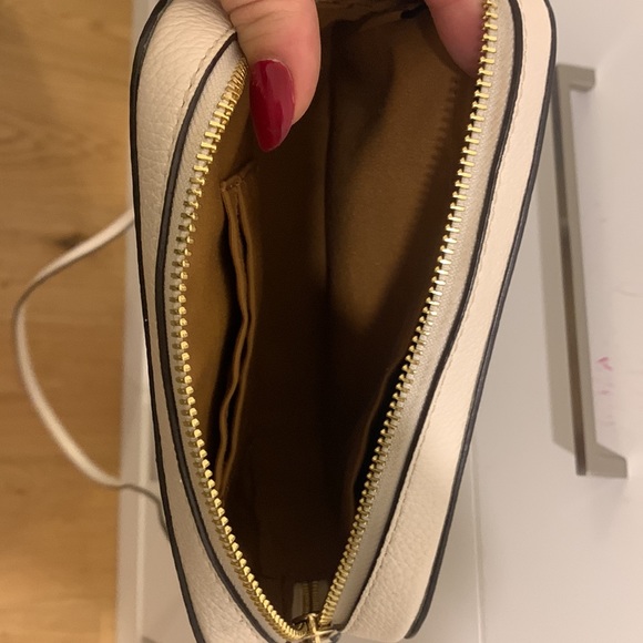 Cream Coach crossover purse - Picture 4 of 4